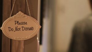Please do not disturb door sign